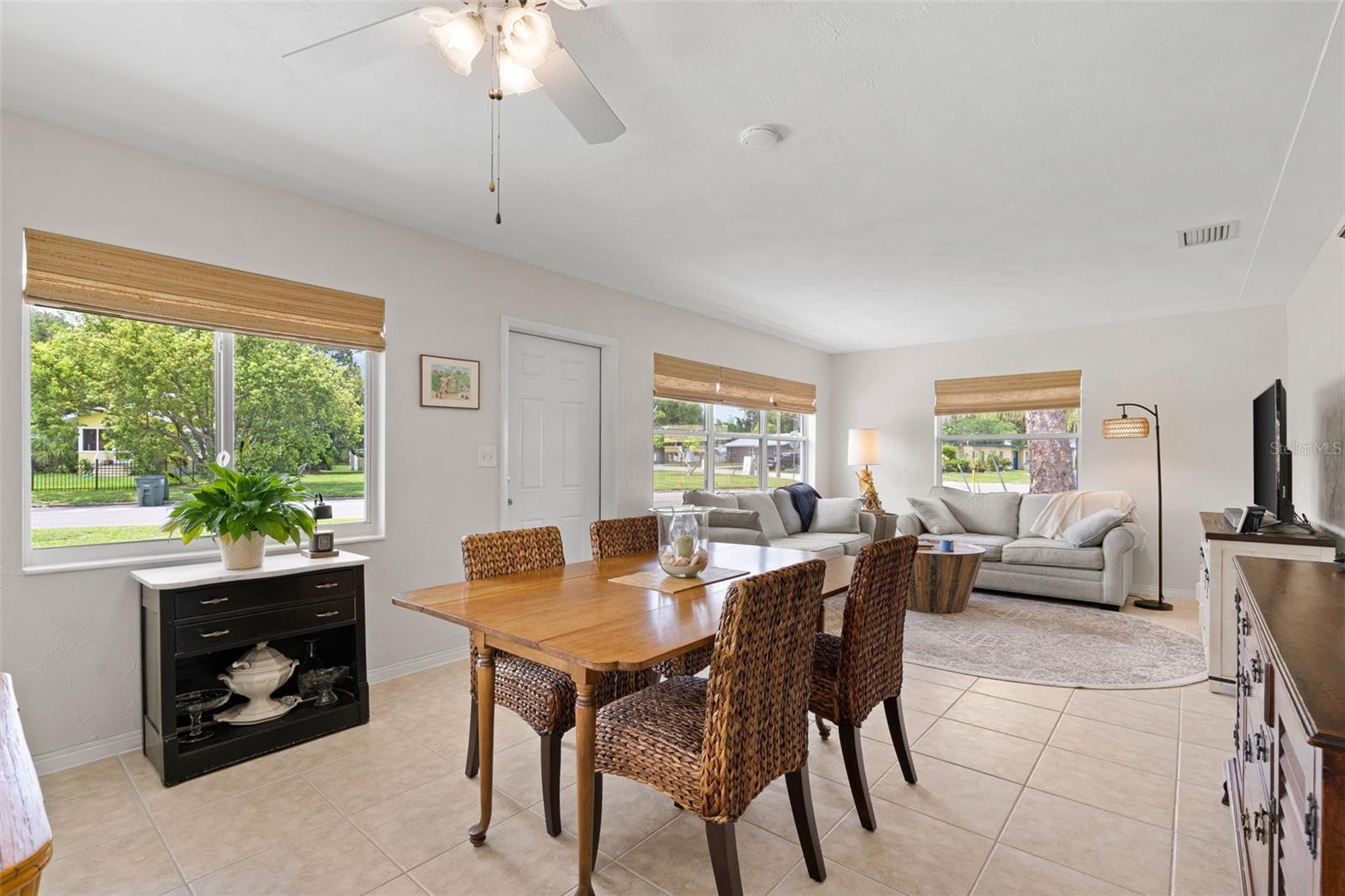 2237 2nd, Bradenton, FL 34208