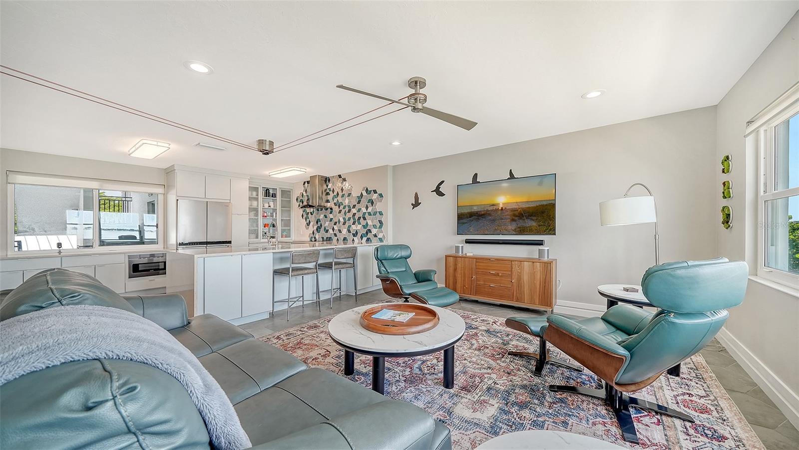 400 Golden Gate Unit 22, Sarasota, FL 34236