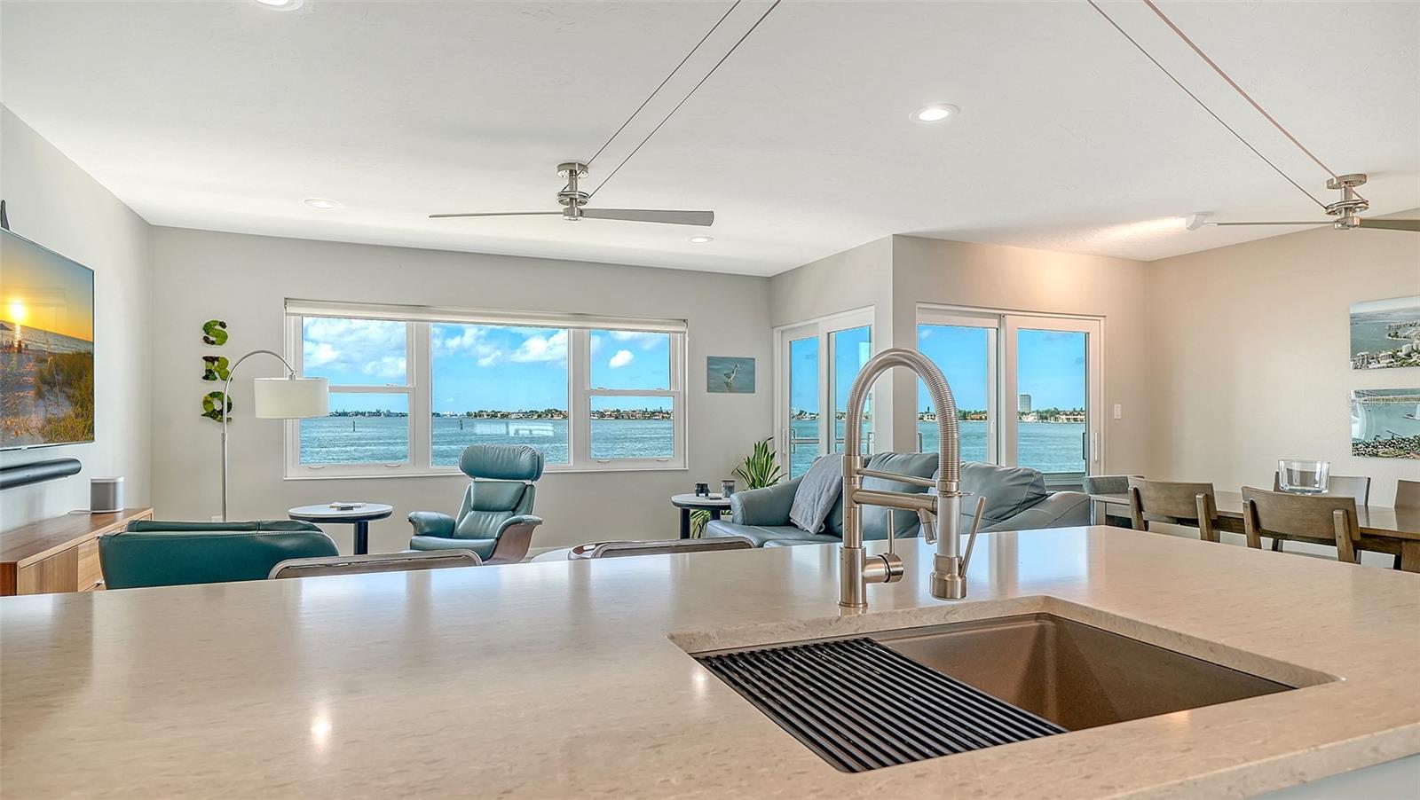 400 Golden Gate Unit 22, Sarasota, FL 34236
