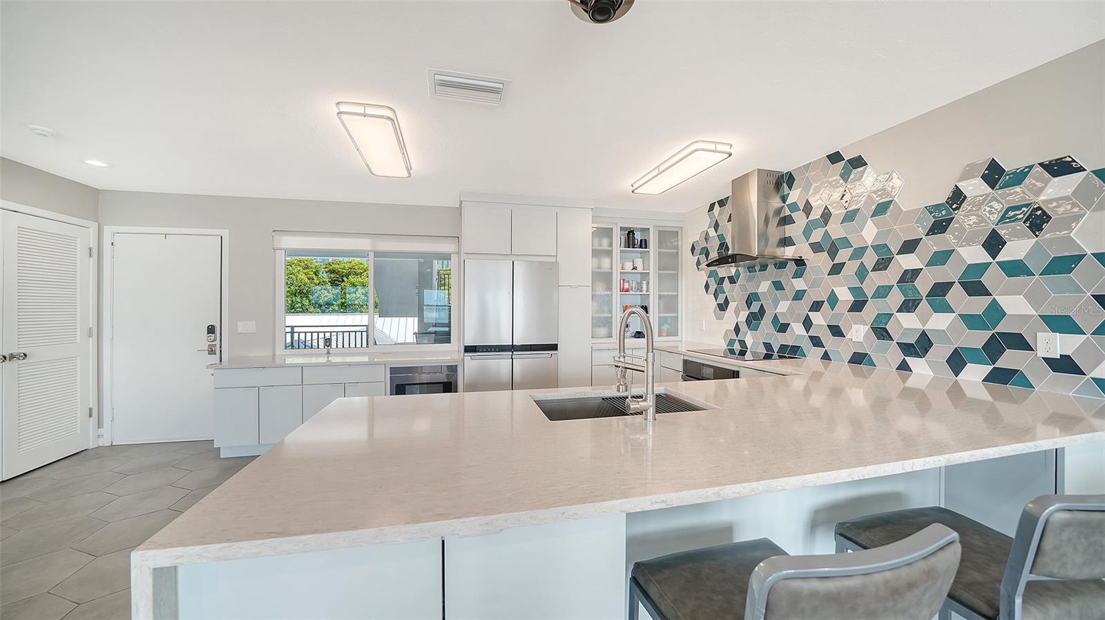 400 Golden Gate Unit 22, Sarasota, FL 34236