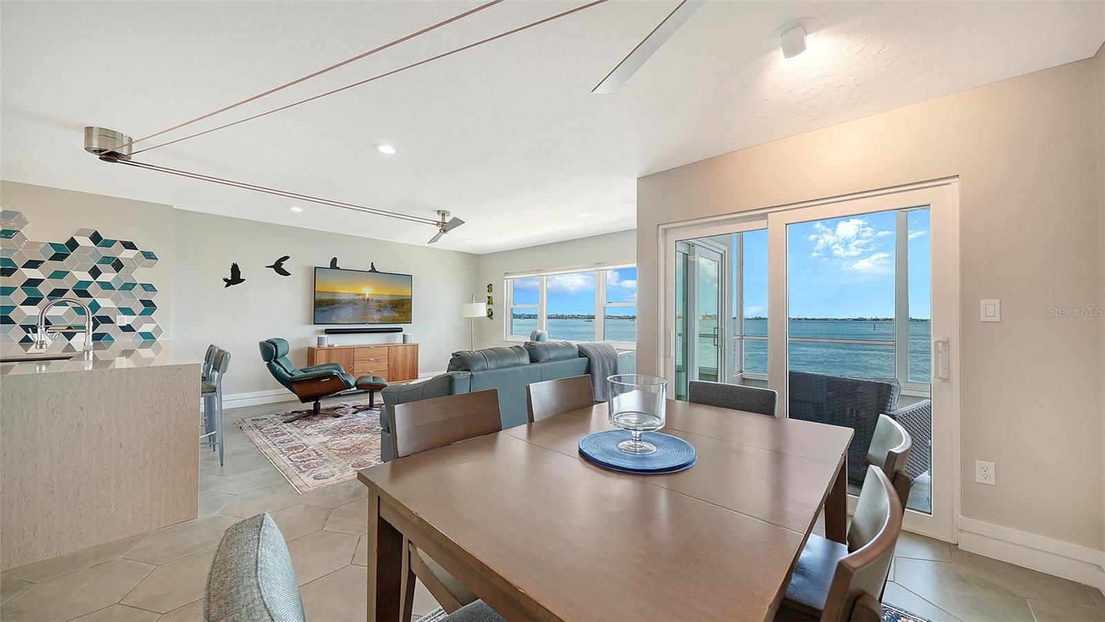 400 Golden Gate Unit 22, Sarasota, FL 34236