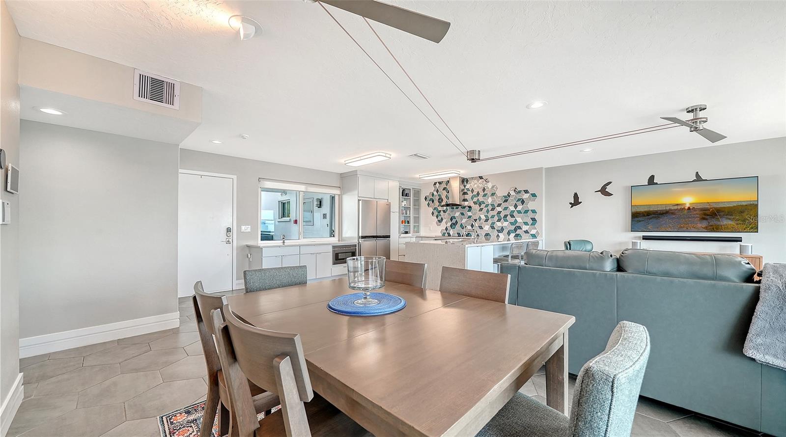 400 Golden Gate Unit 22, Sarasota, FL 34236