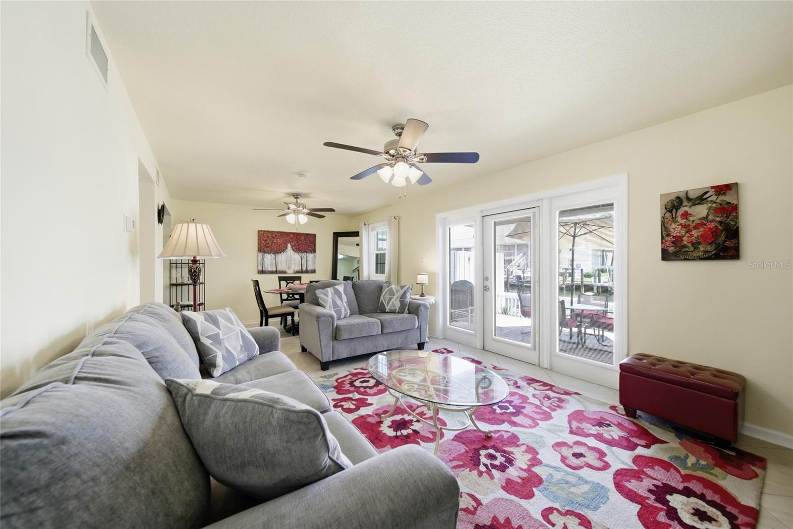 5092 Beach Unit A, St Petersburg, FL 33705