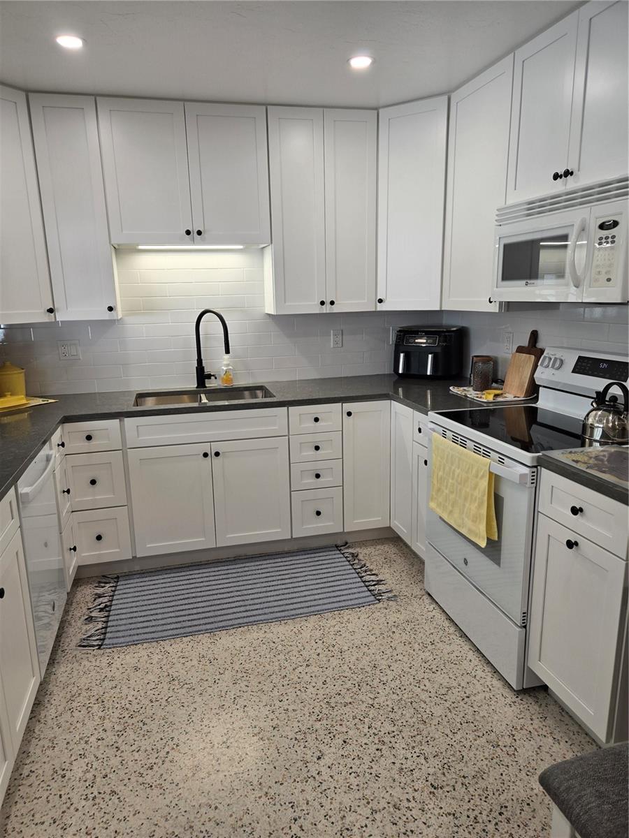 3134 Irving, Sarasota, FL 34237