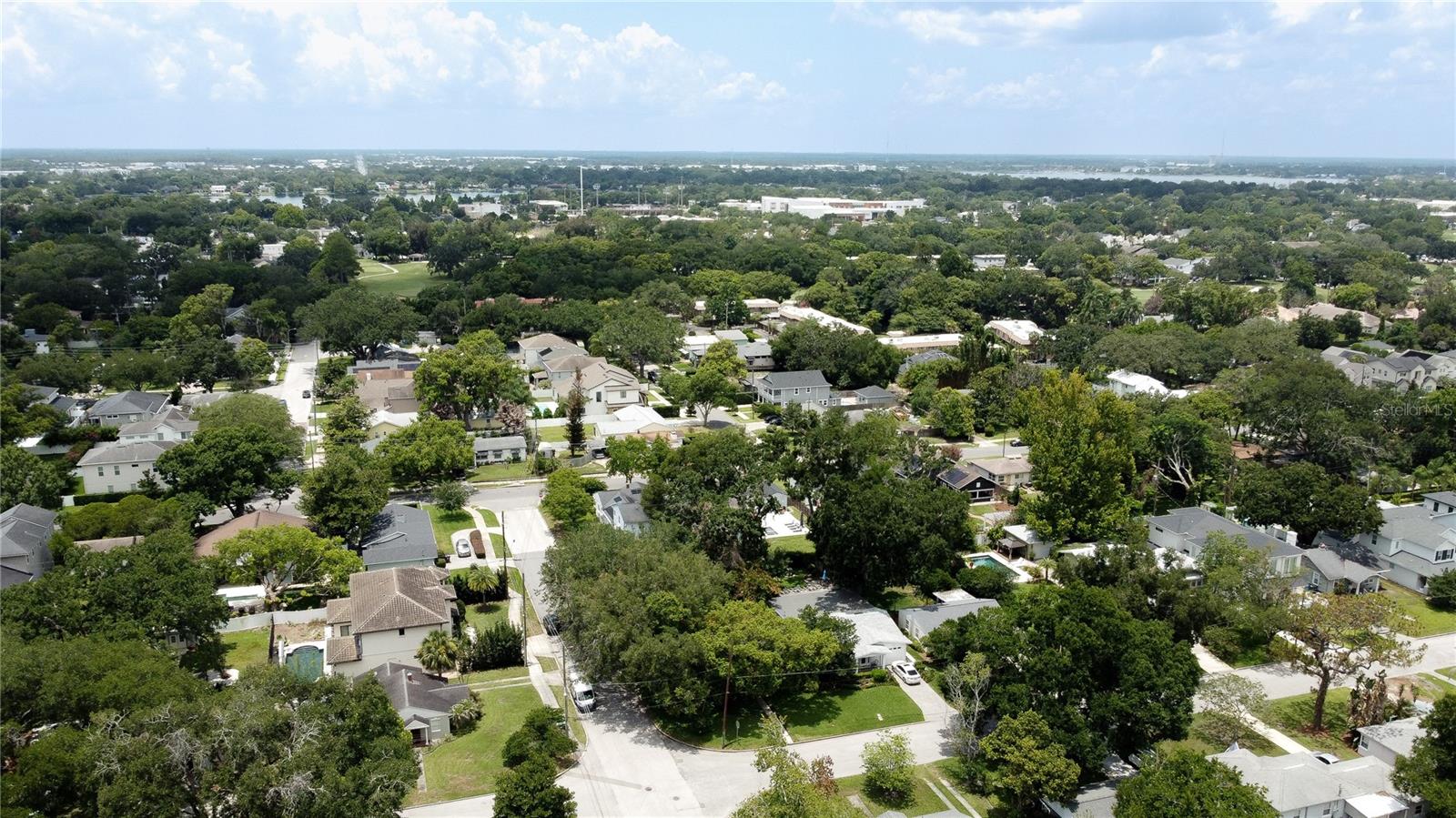 2942 Helen, Orlando, FL 32804