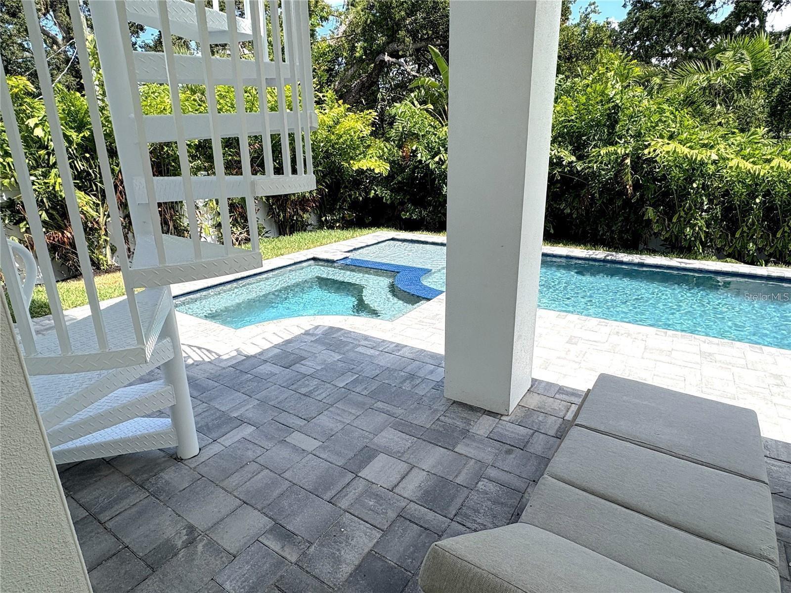 1647 Siesta, Sarasota, FL 34239