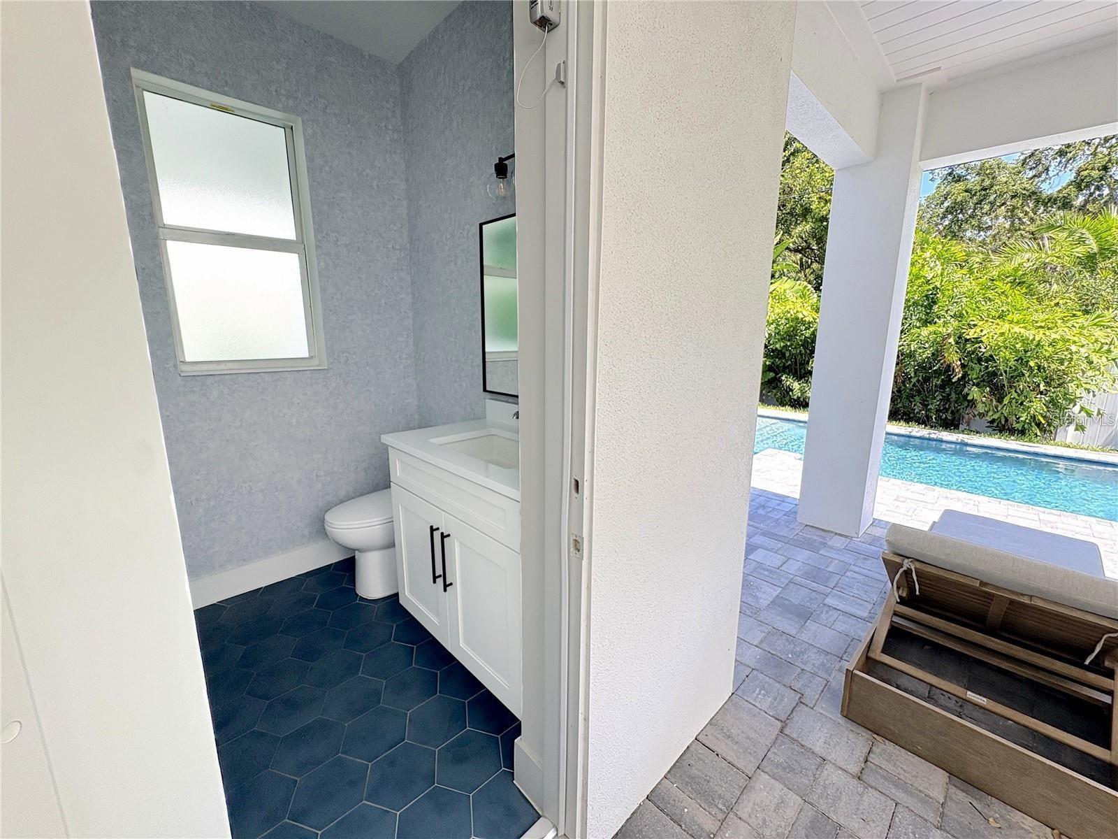 1647 Siesta, Sarasota, FL 34239
