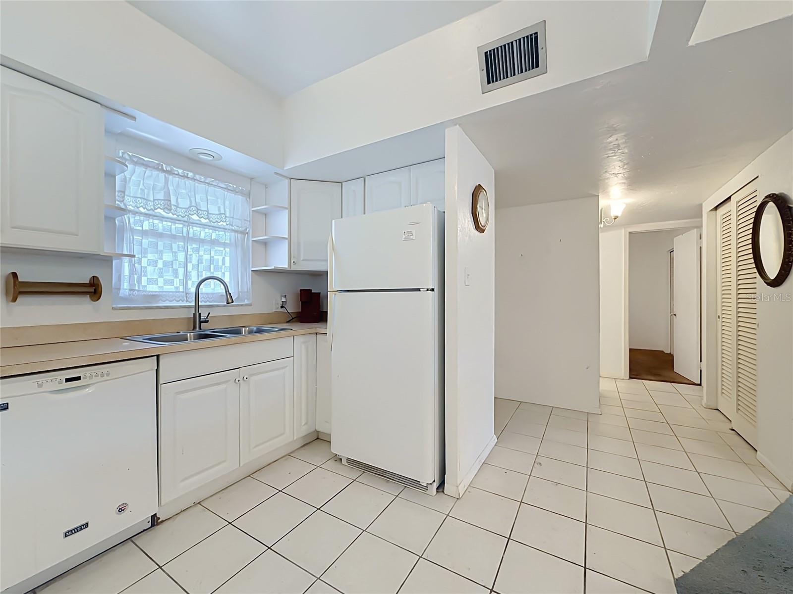 9945 47th Unit 203, St Petersburg, FL 33708