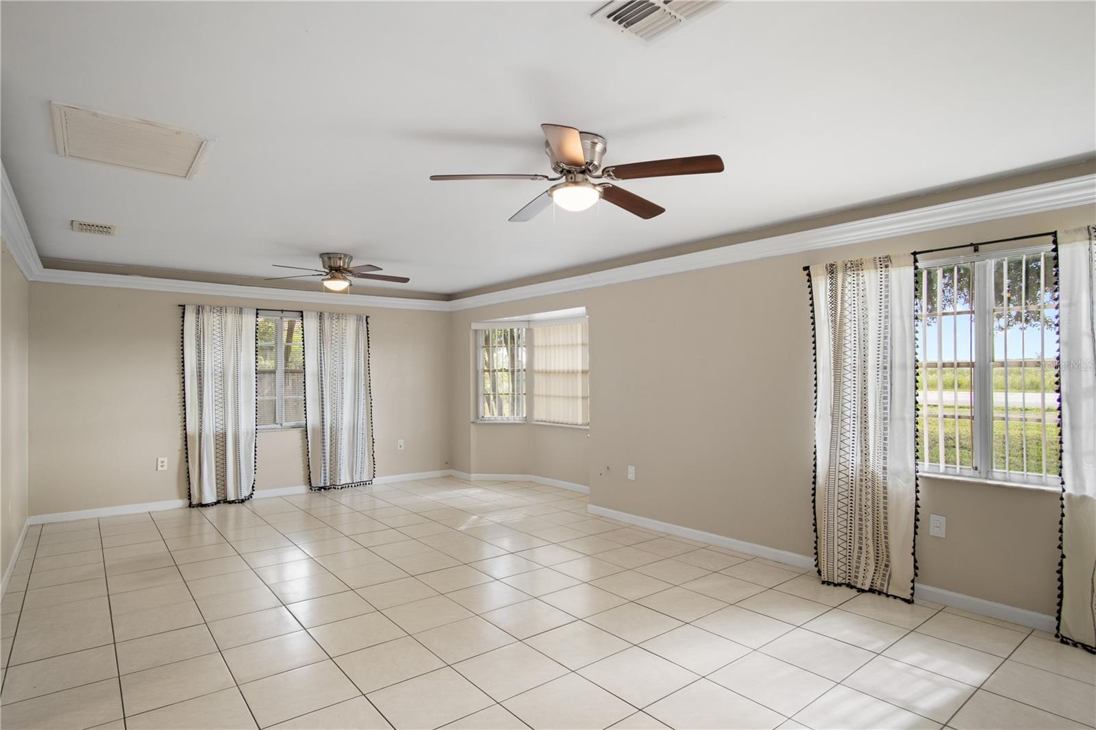 805 Center, Dundee, FL 33838