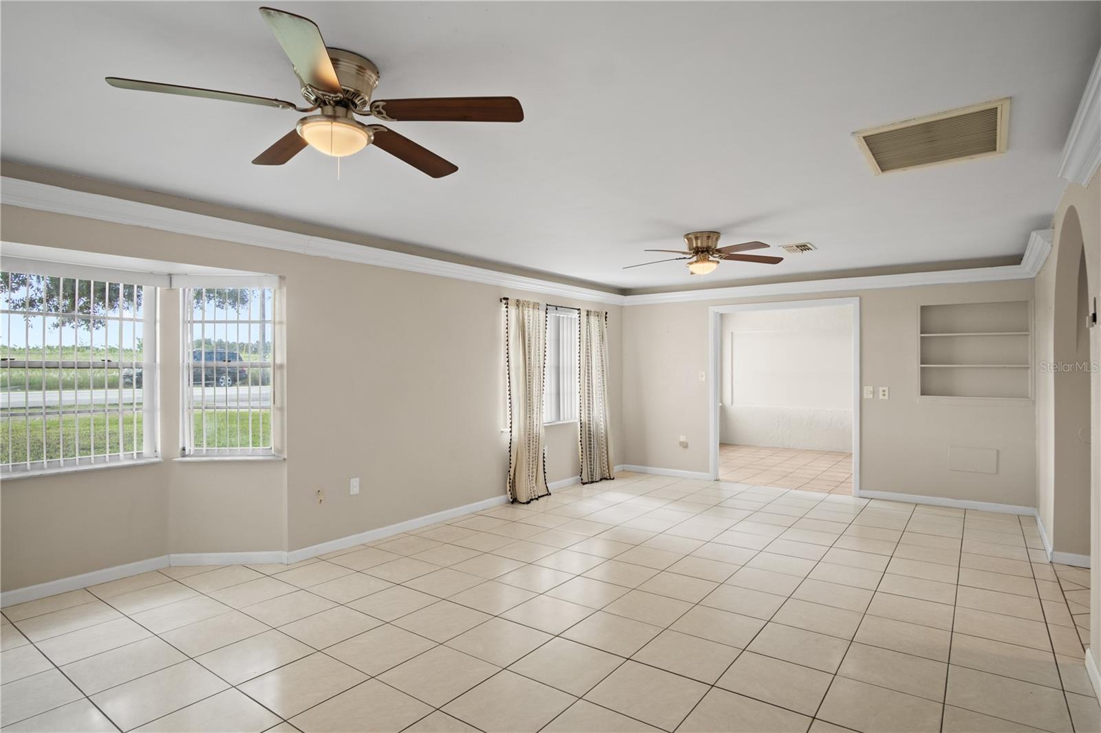 805 Center, Dundee, FL 33838