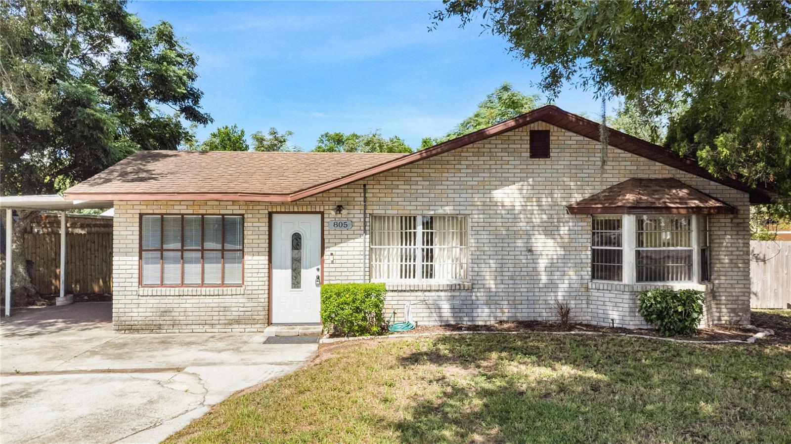 805 Center, Dundee, FL 33838