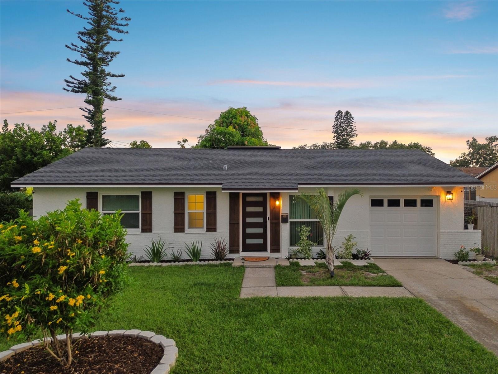 4185 Whiting, St Petersburg, FL 33705