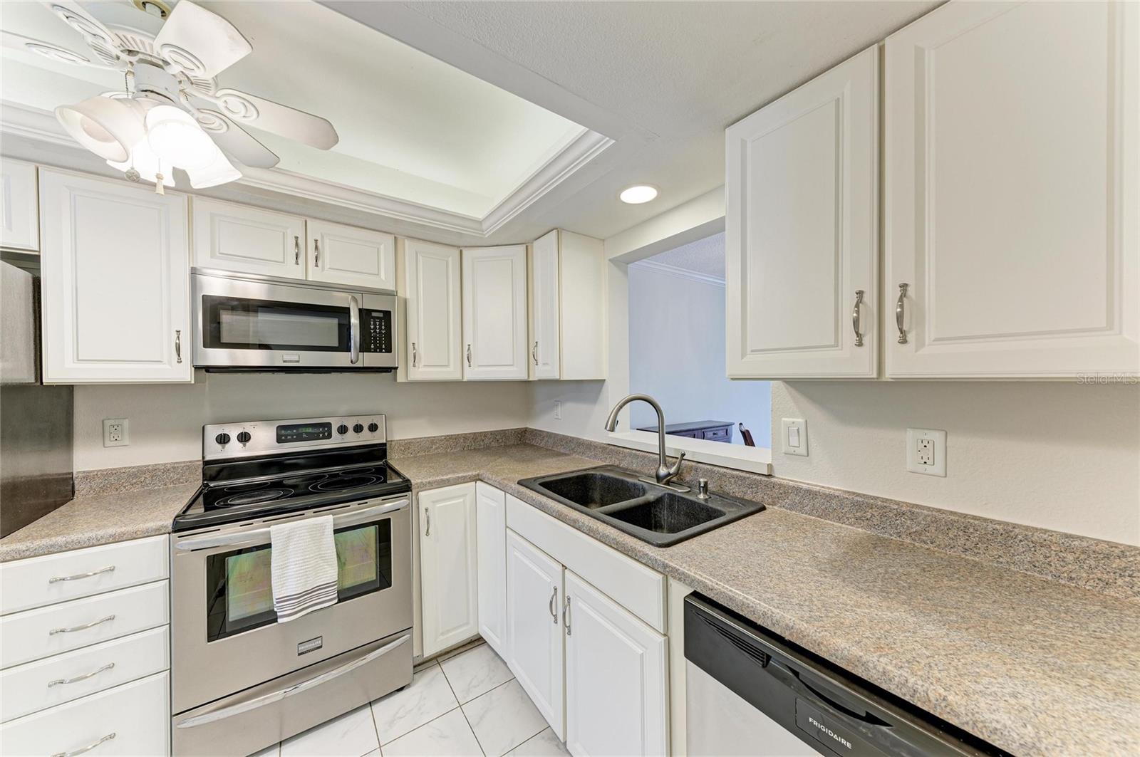 6999 Country Club Unit 123, Sarasota, FL 34243