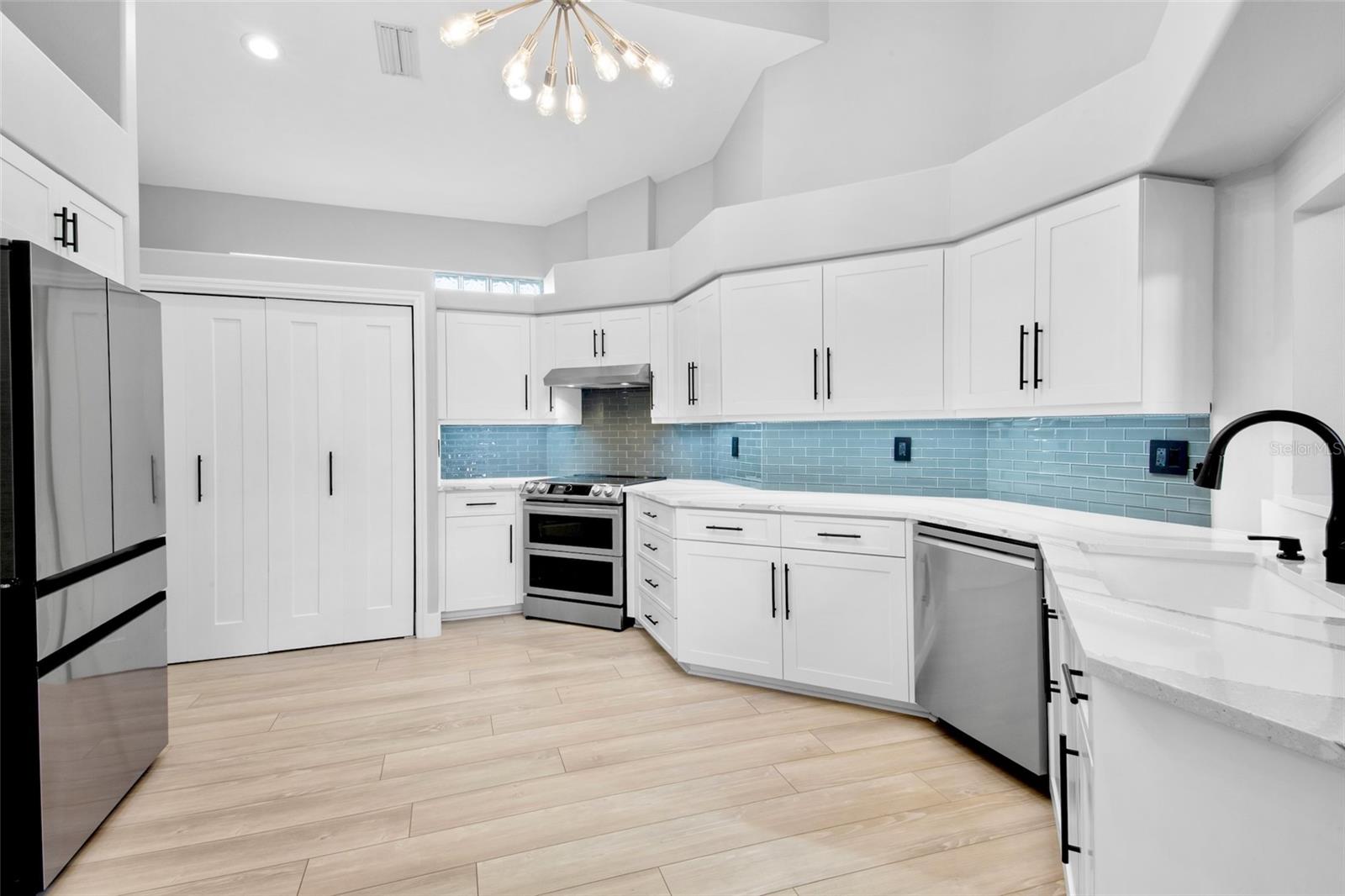 3761 Amapola, Sarasota, FL 34238