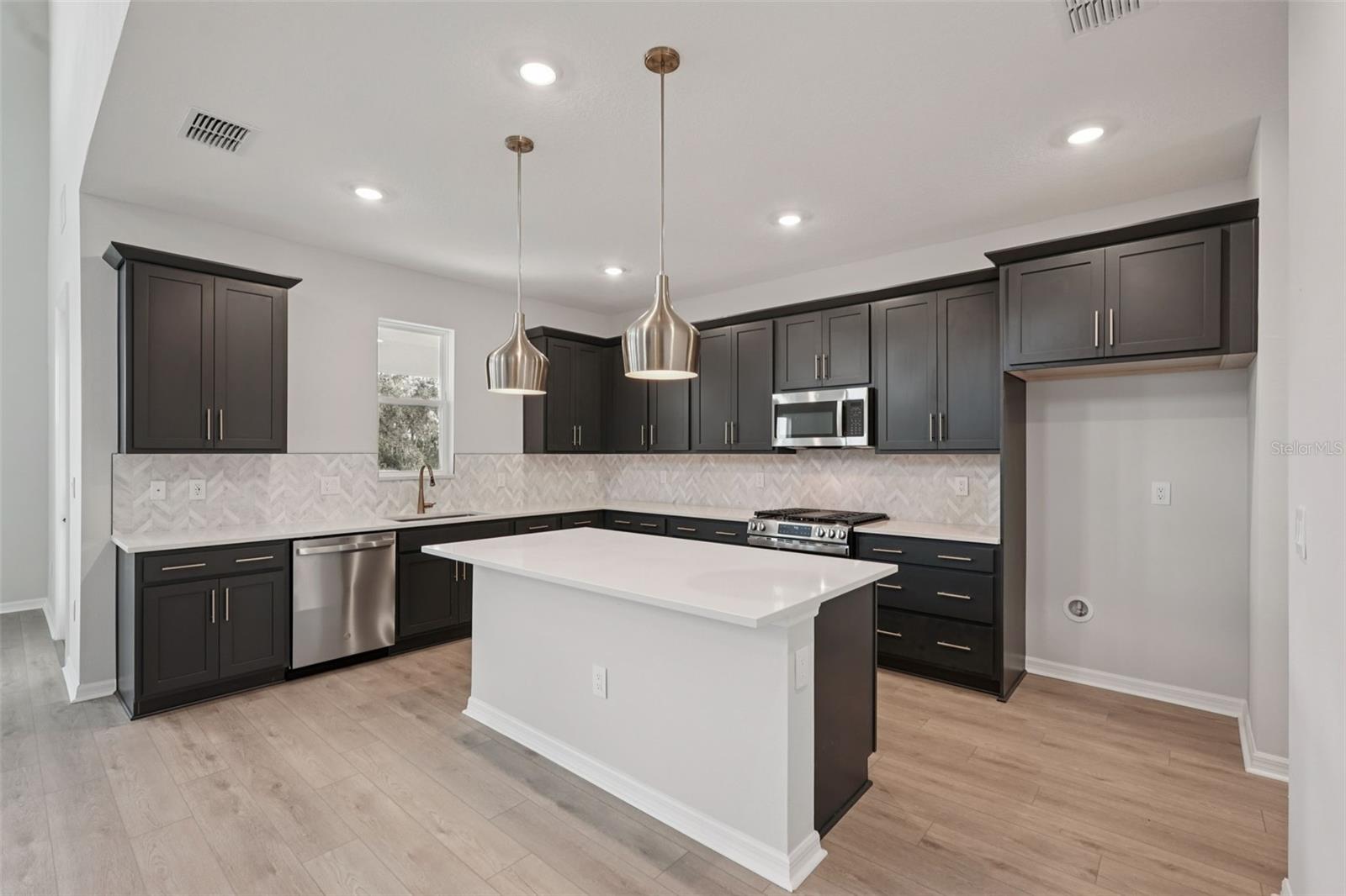 2902 Citrus Grove Street, Wimauma, FL 33598