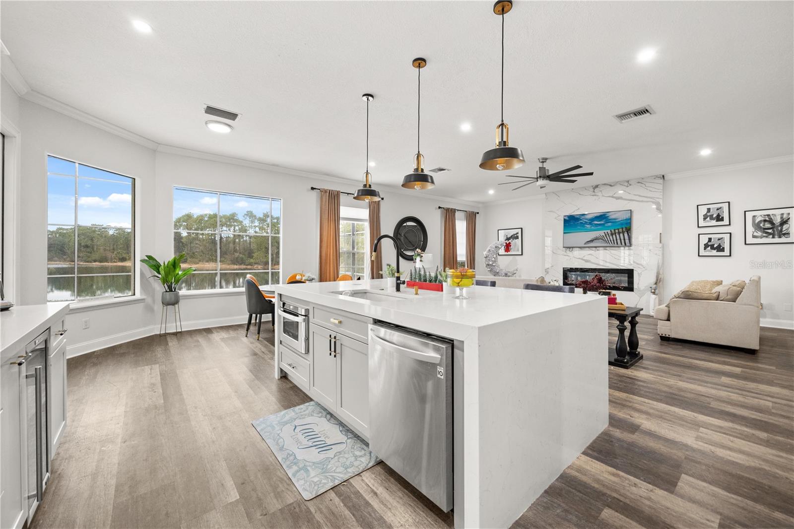 1746 Carillon Park, Oviedo, FL 32765