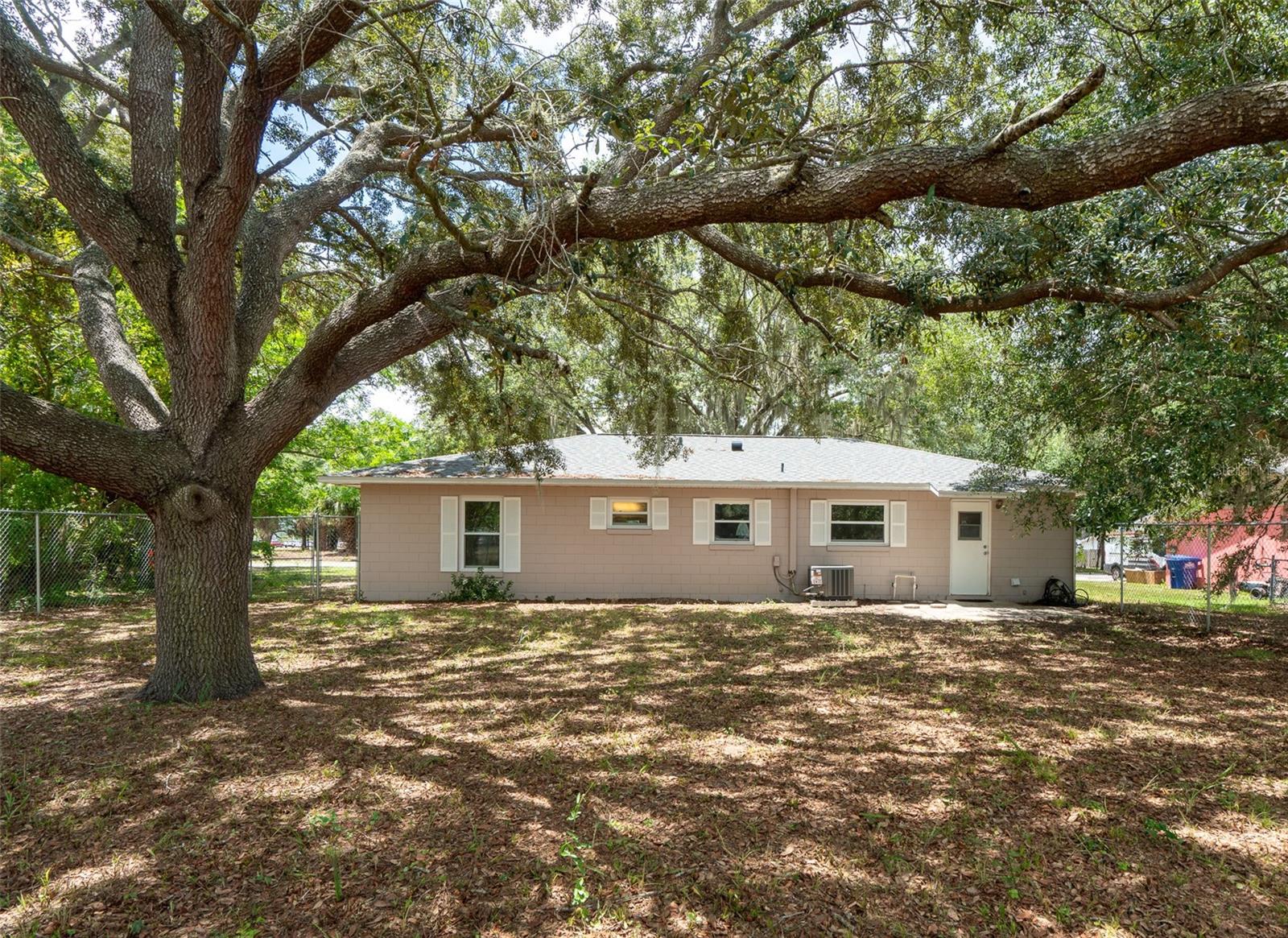 1049 Birch, Tavares, FL 32778