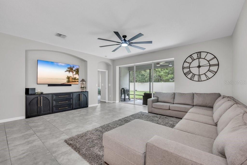 17651 Bright Wheat, Lithia, FL 33547