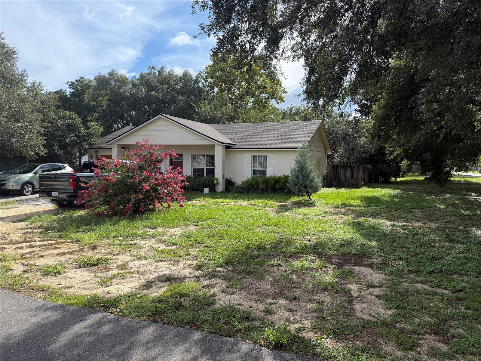 10 Berry, Mascotte, FL 34753