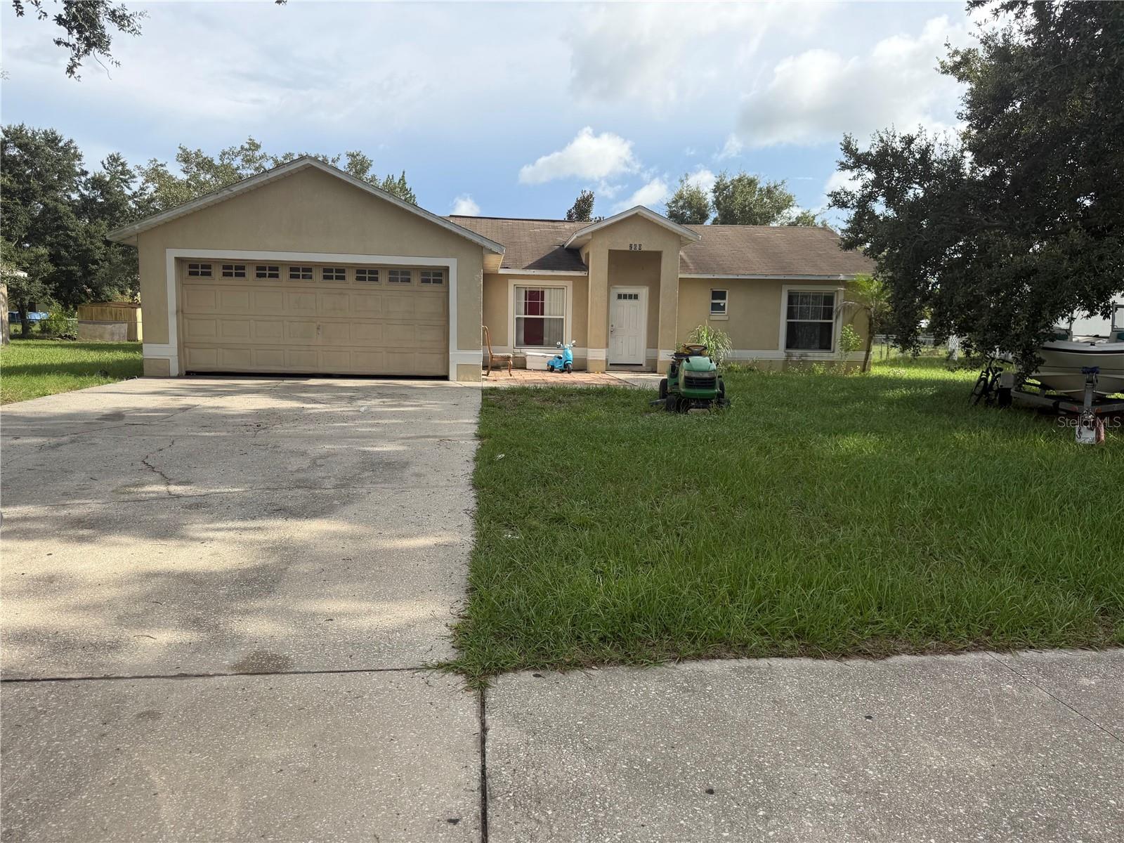 260 Boca Ciega, Mascotte, FL 34753