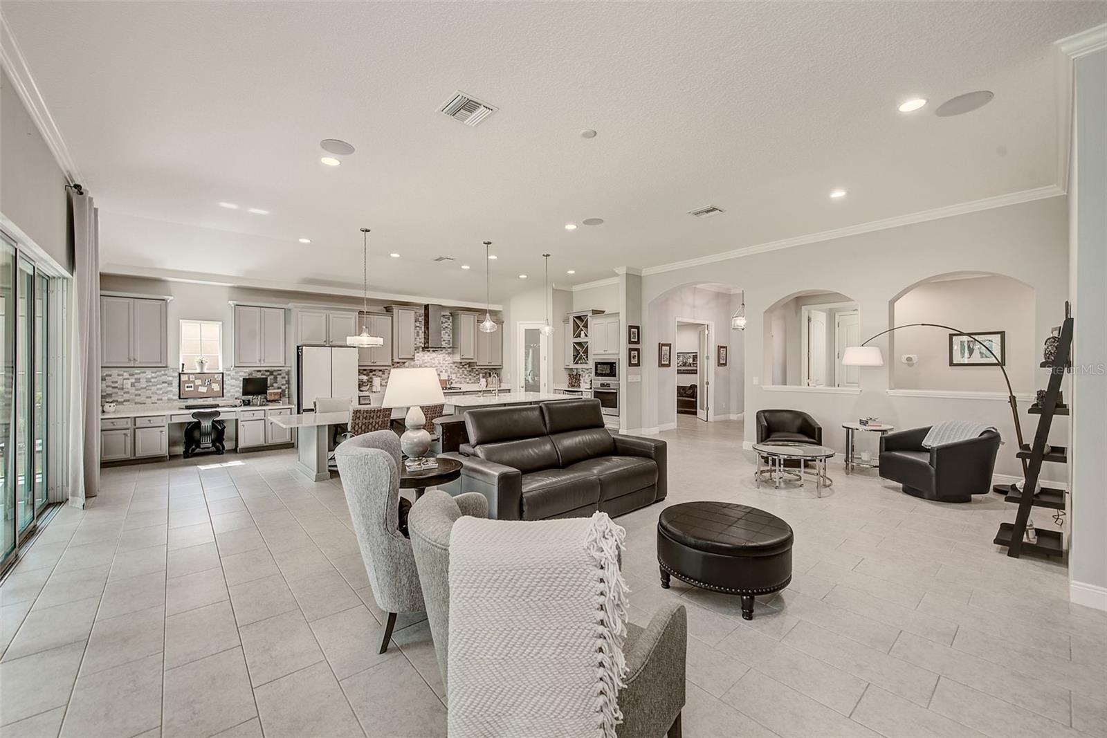 6916 Neopolitan, Apollo Beach, FL 33572