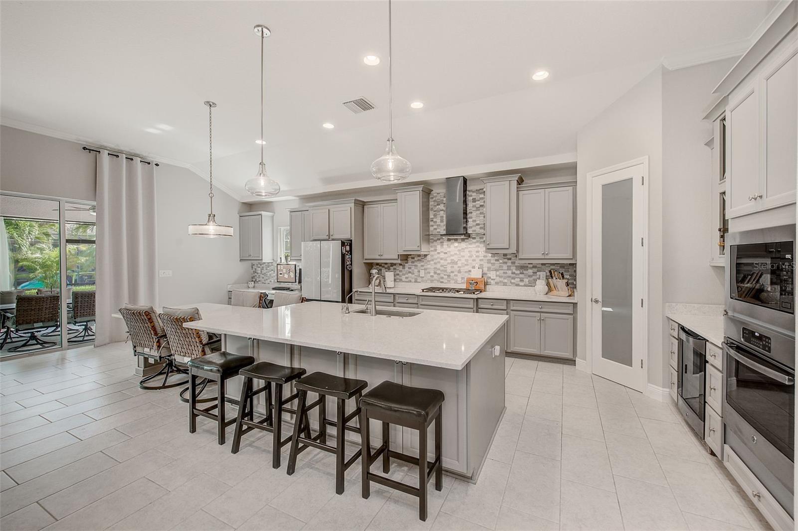 6916 Neopolitan, Apollo Beach, FL 33572
