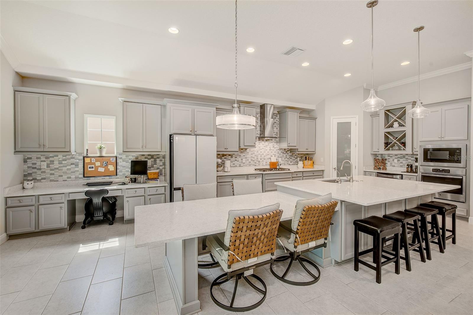 6916 Neopolitan, Apollo Beach, FL 33572
