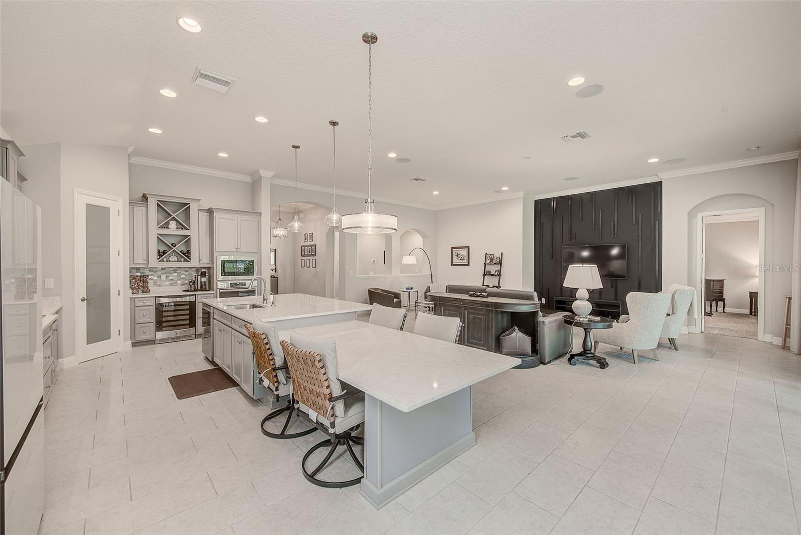 6916 Neopolitan, Apollo Beach, FL 33572