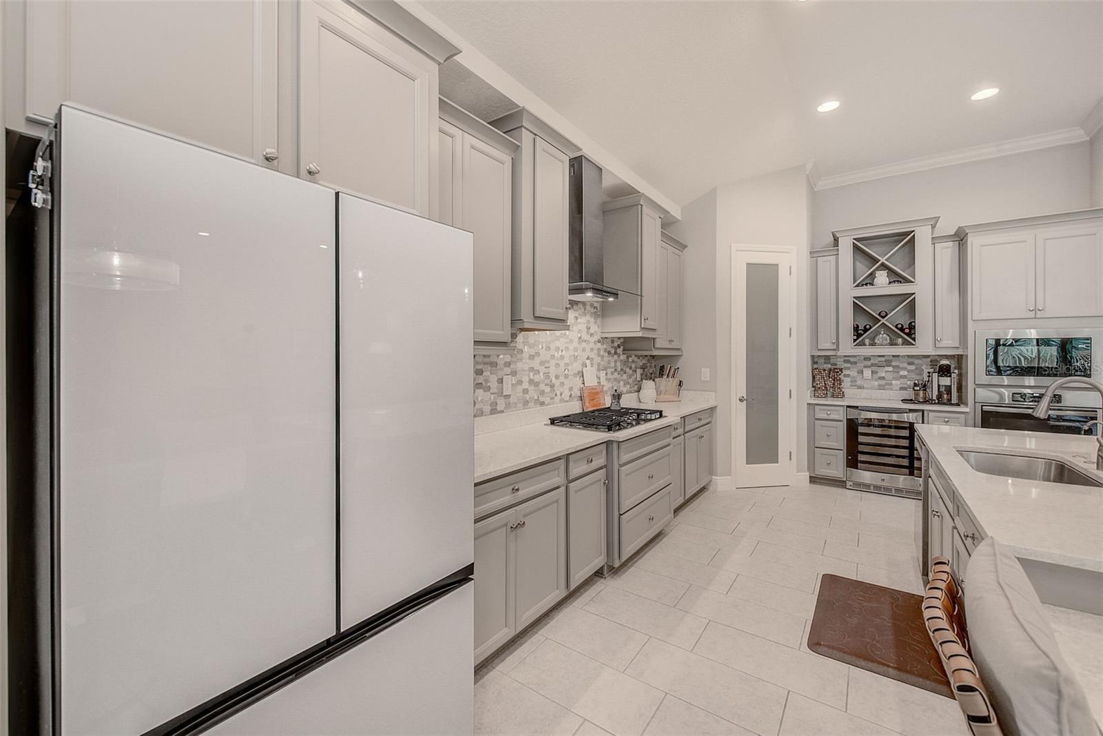 6916 Neopolitan, Apollo Beach, FL 33572
