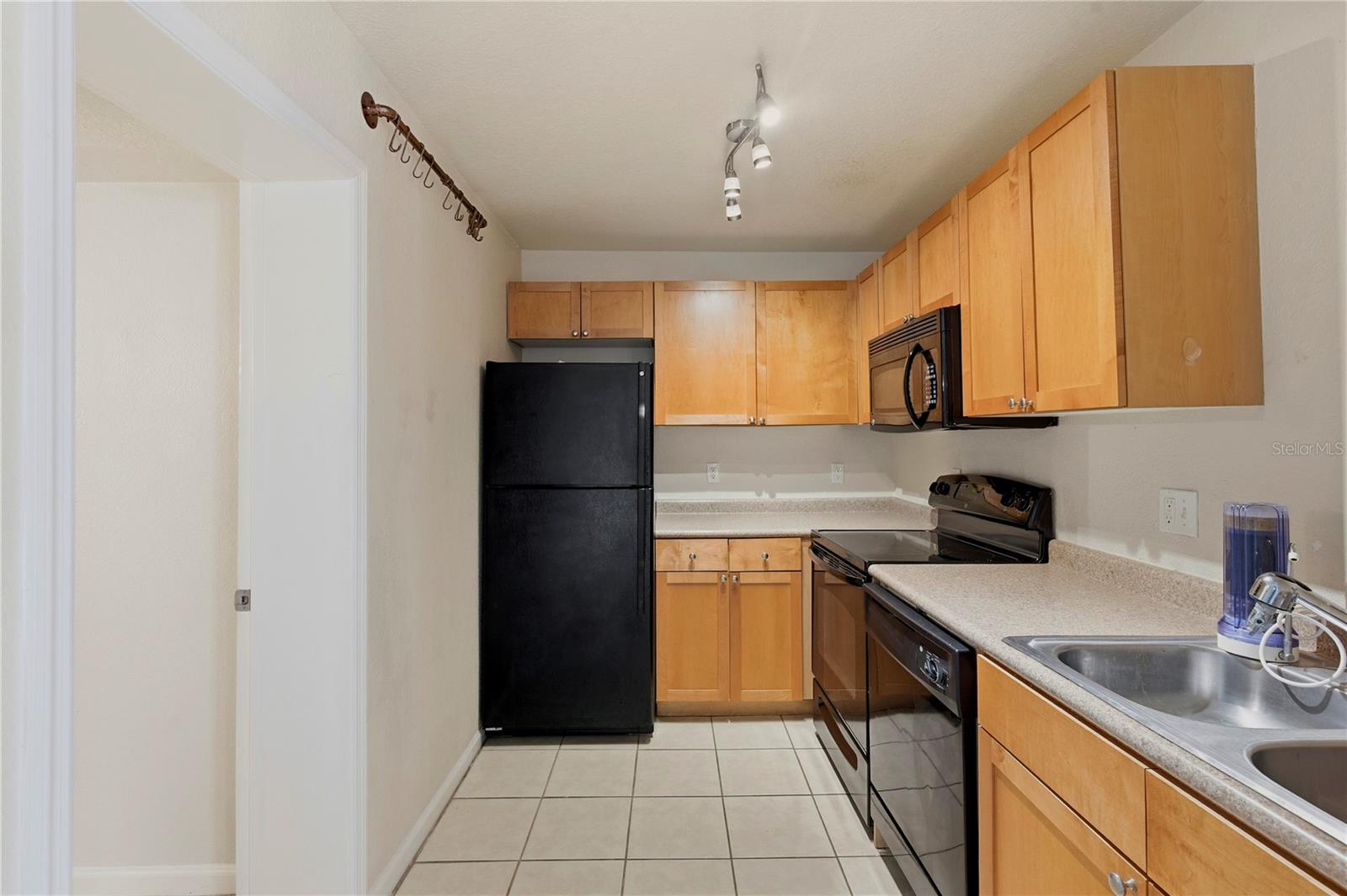 151 Seahorse Unit B, St Petersburg, FL 33705