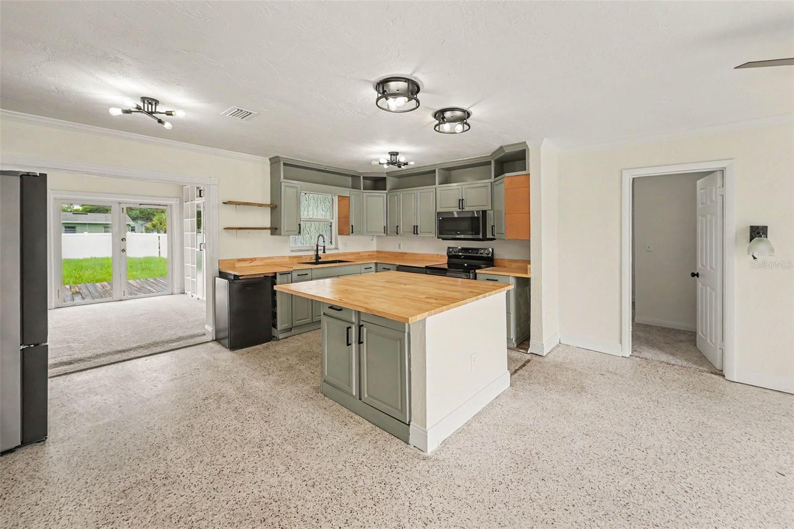 766 41st, St Petersburg, FL 33703