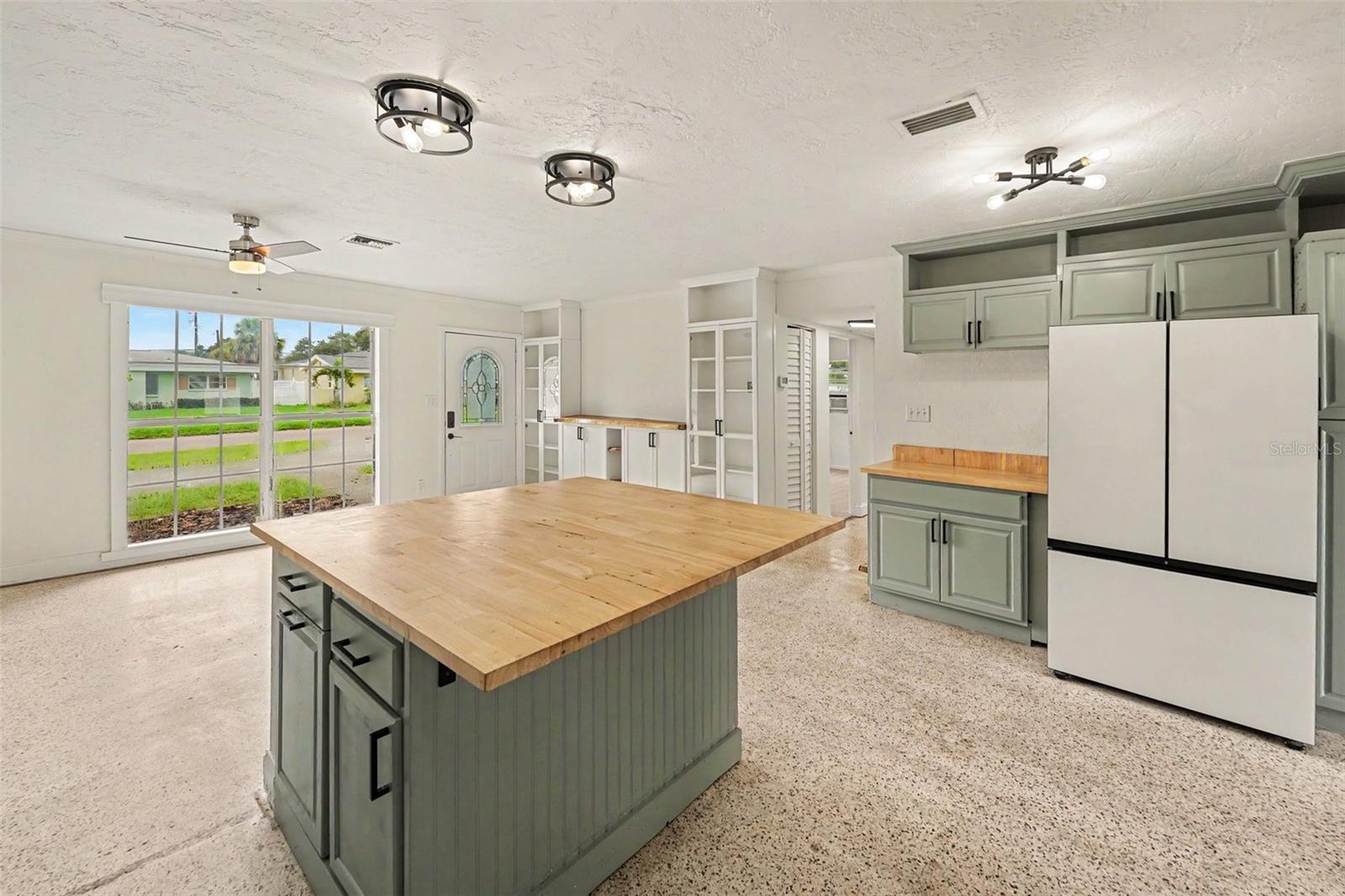 766 41st, St Petersburg, FL 33703