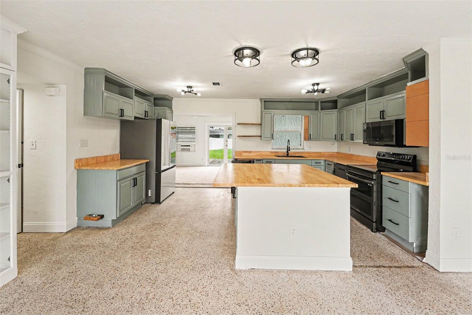 766 41st, St Petersburg, FL 33703