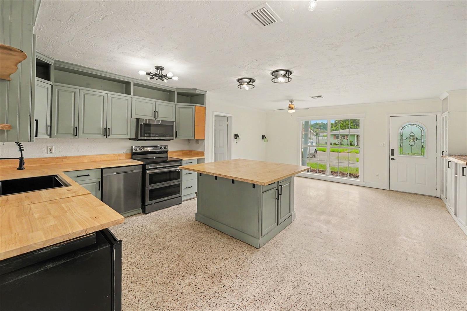 766 41st, St Petersburg, FL 33703