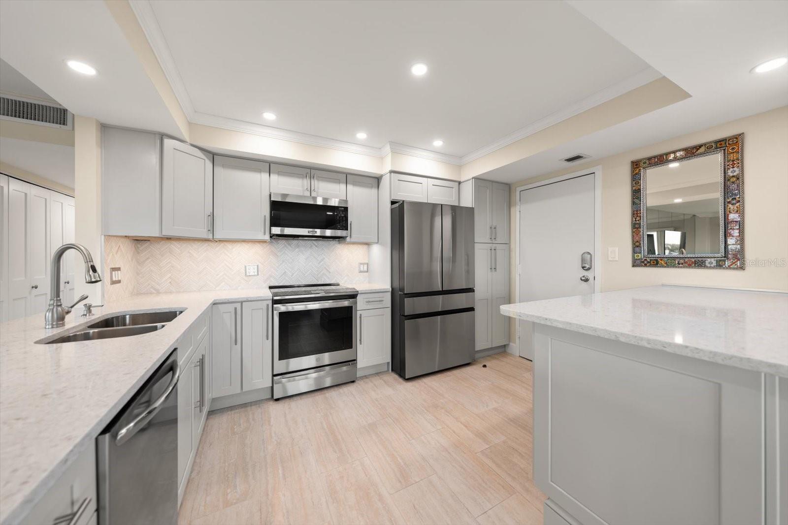 1621 Gulf Unit 607, Clearwater Beach, FL 33767