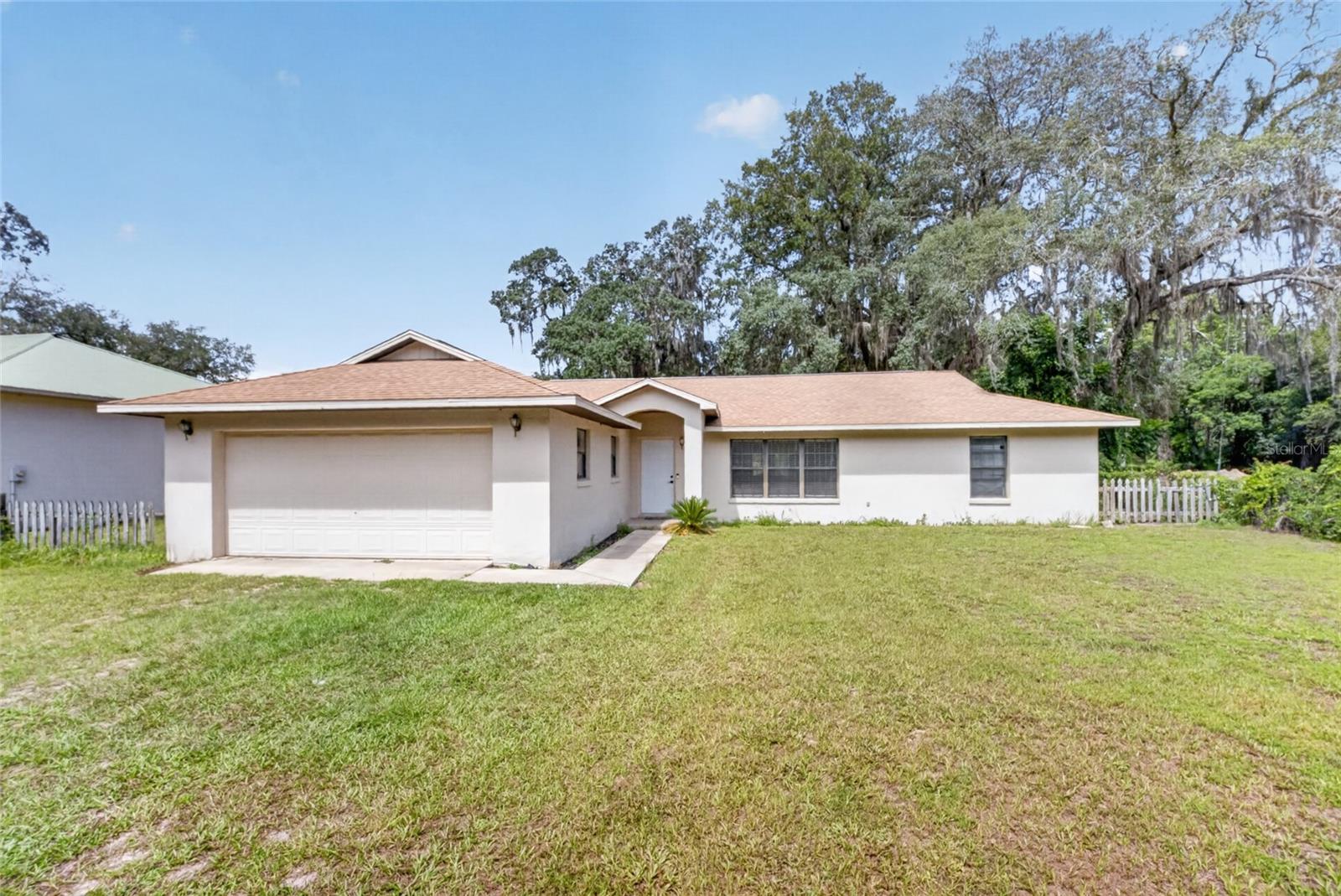 9590 190th, Ocklawaha, FL 32179