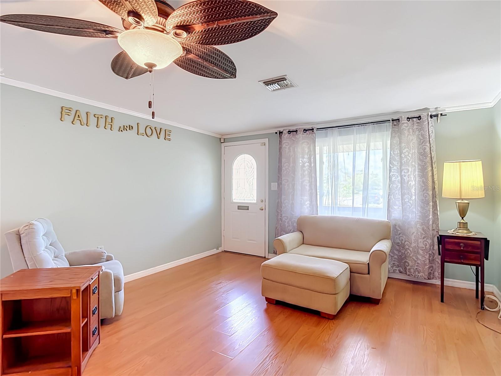 3641 Wellington Dr, Holiday, FL 34691