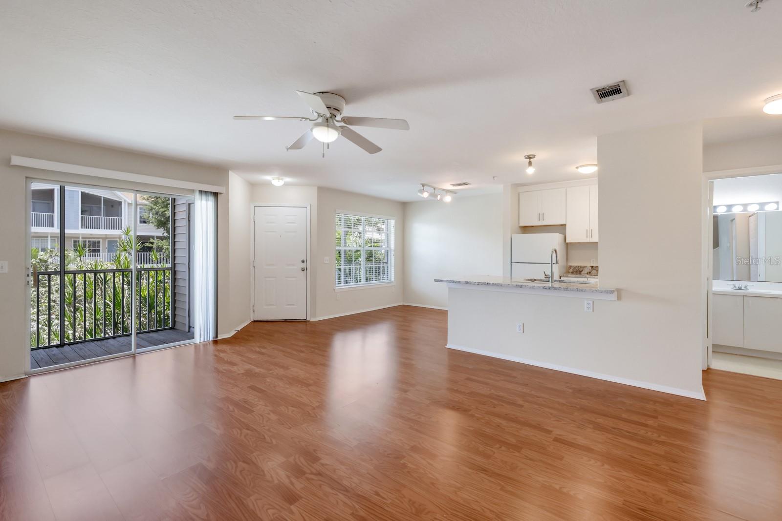 850 Tamiami Unit 325, Sarasota, FL 34236