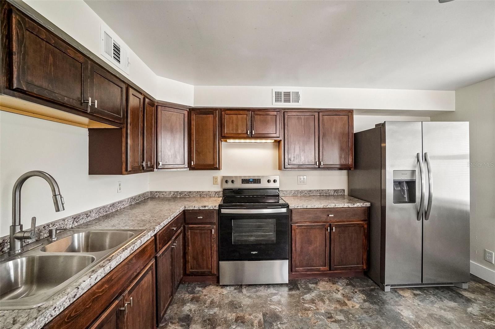 9216 Robson, Tampa, FL 33615