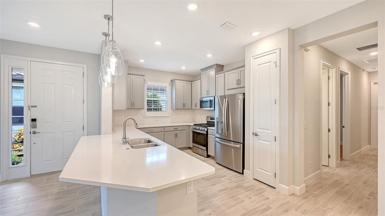 6066 Mesa, Bradenton, FL 34203