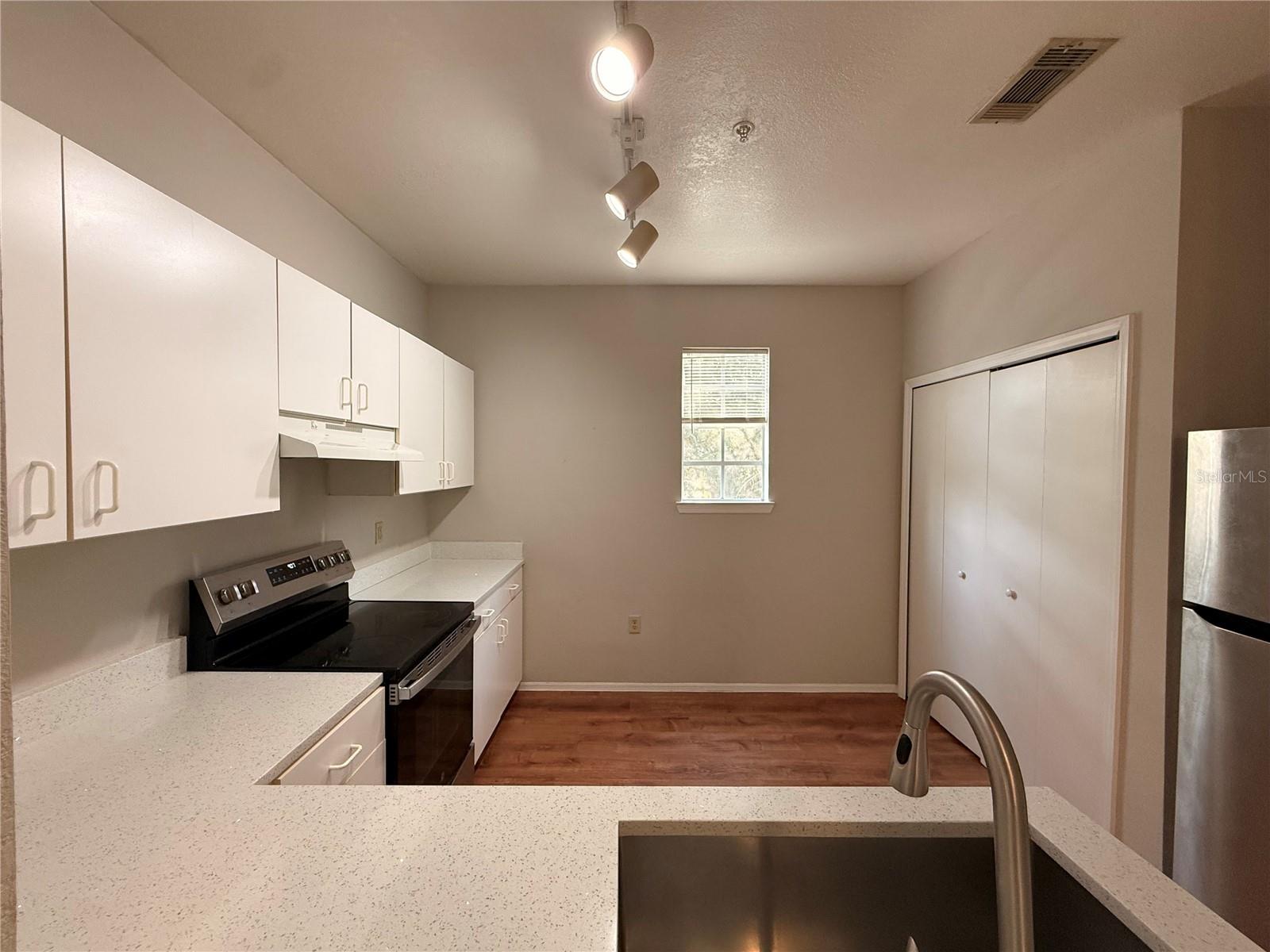 102 Vista Verdi Unit 212, Lake Mary, FL 32746