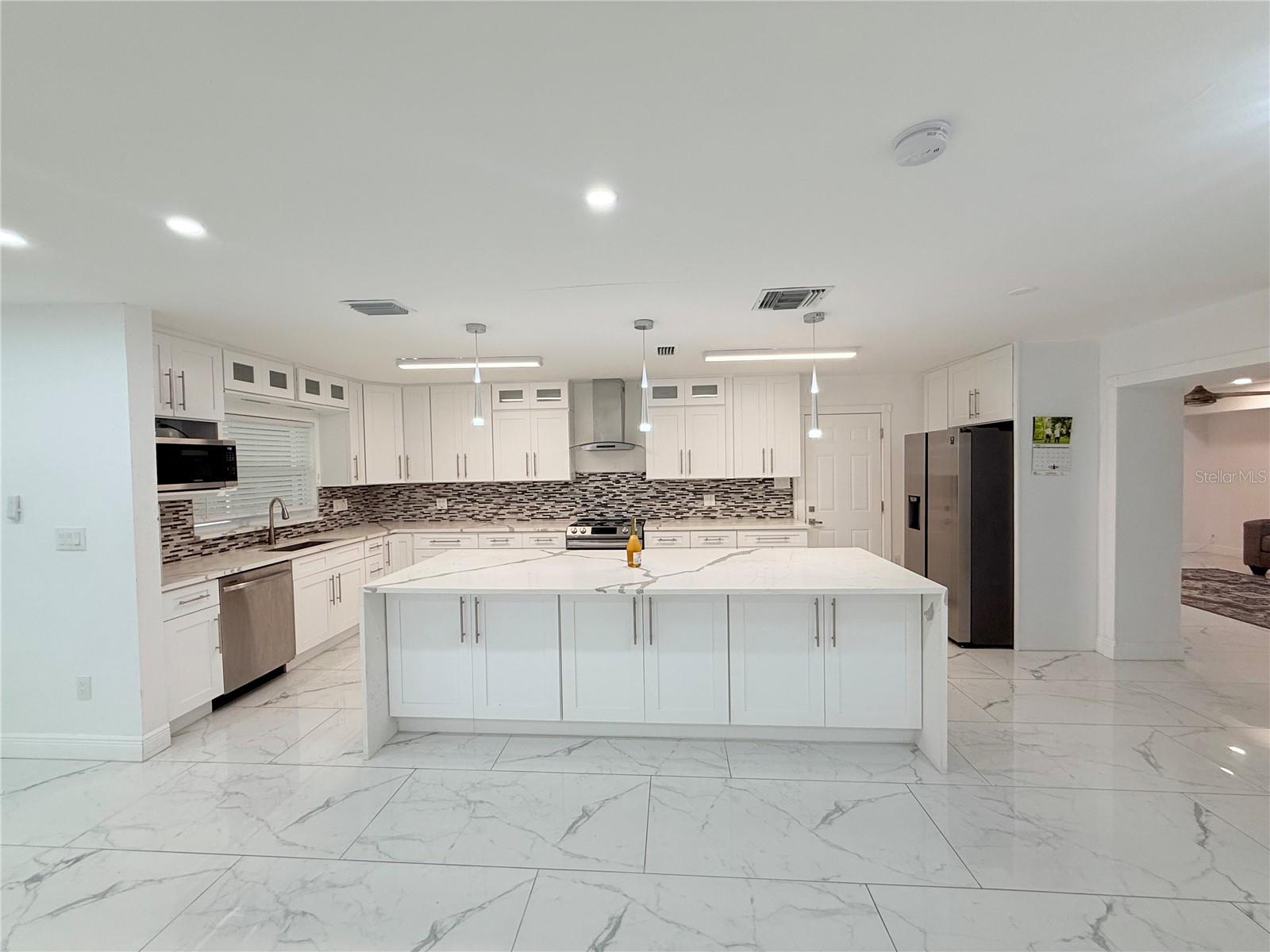 1557 Robinson, St Petersburg, FL 33710