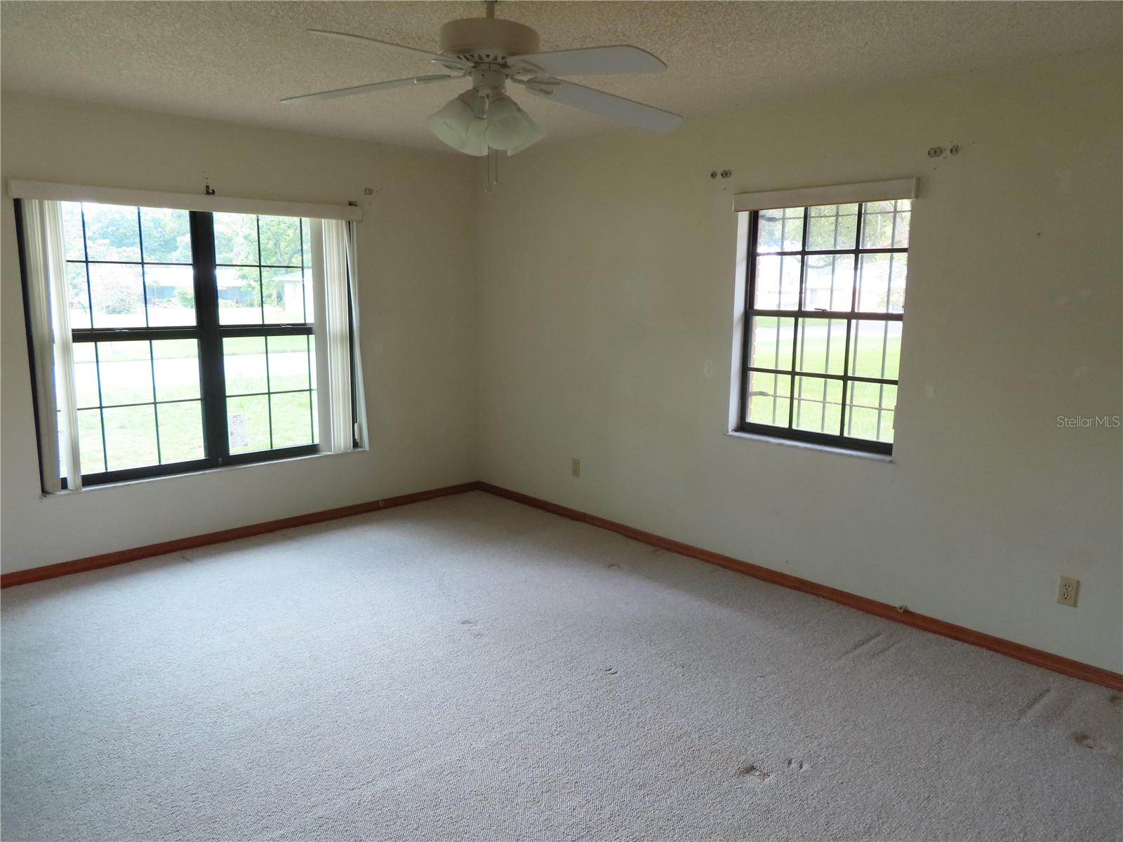 2016 Amesbury, Auburndale, FL 33823