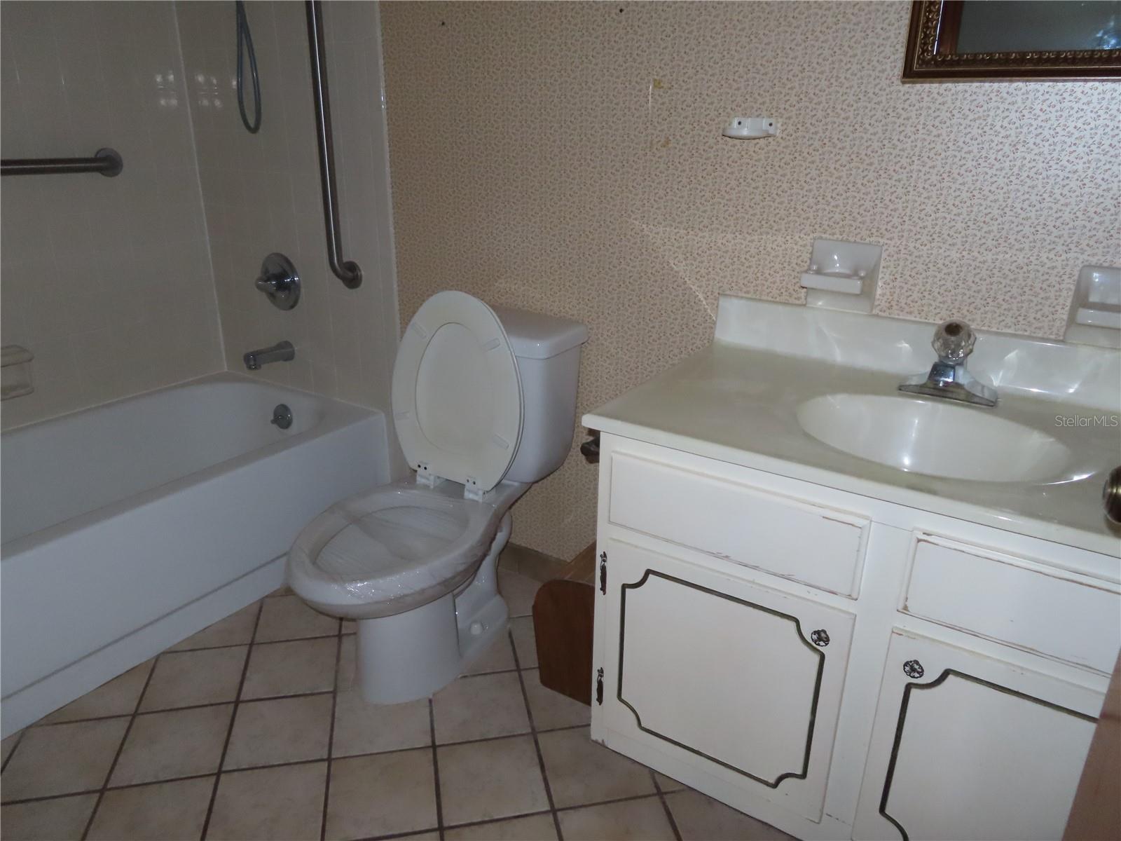 2016 Amesbury, Auburndale, FL 33823