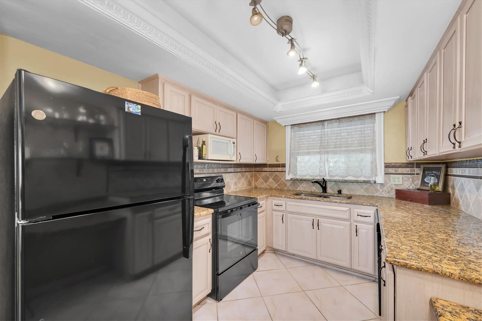 6363 Gulf Winds Unit 233, St Petersburg, FL 33706