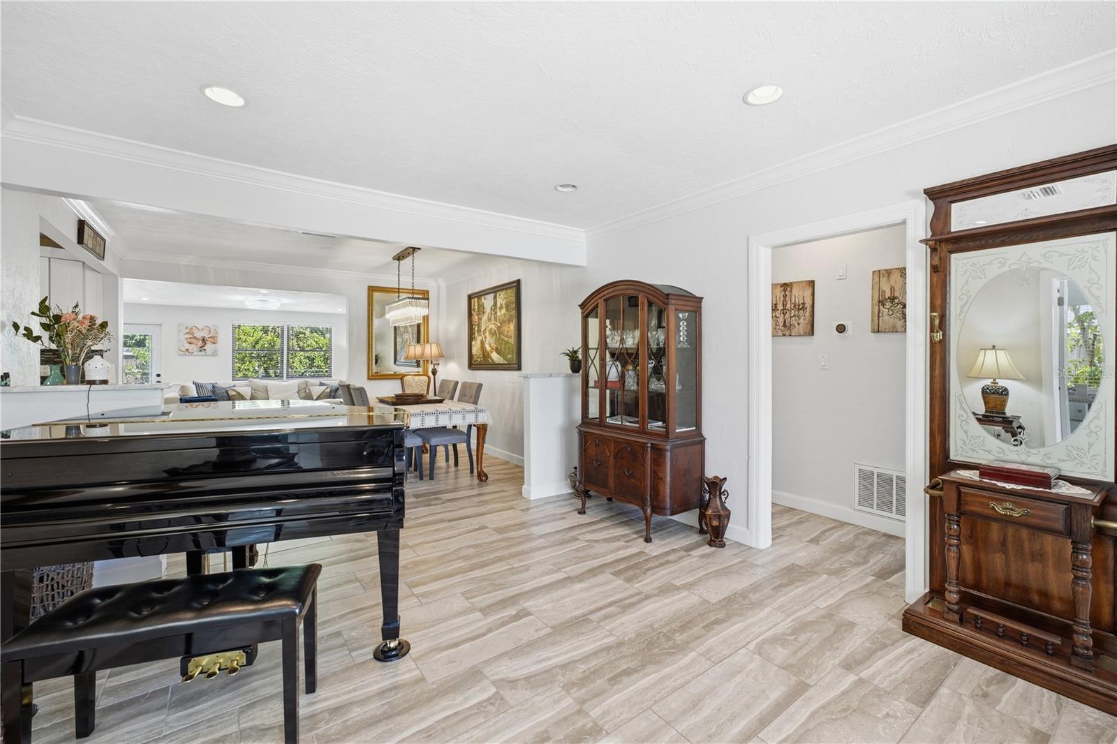 4925 Remington, Sarasota, FL 34234