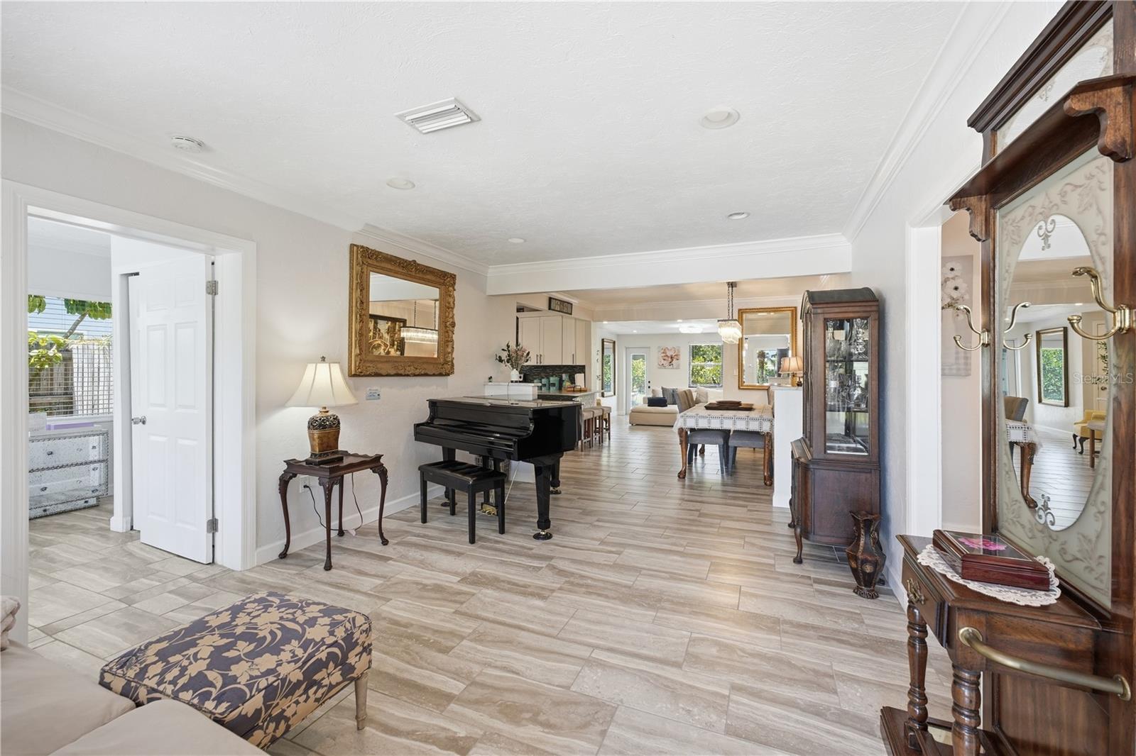 4925 Remington, Sarasota, FL 34234