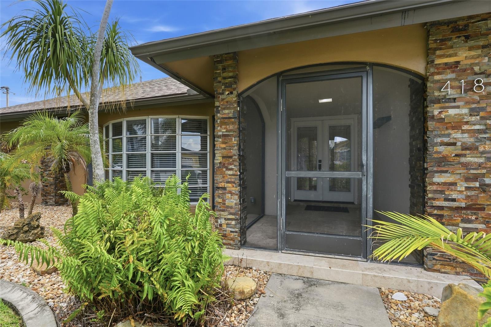 418 Avalon, Cape Coral, FL 33904
