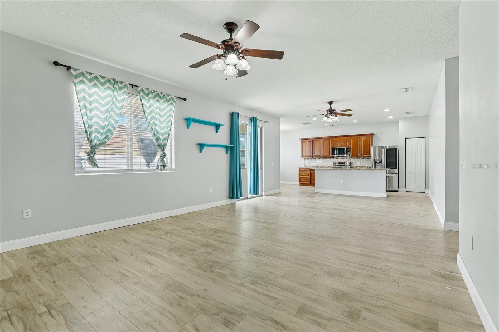 4362 Sun Center, Mulberry, FL 33860