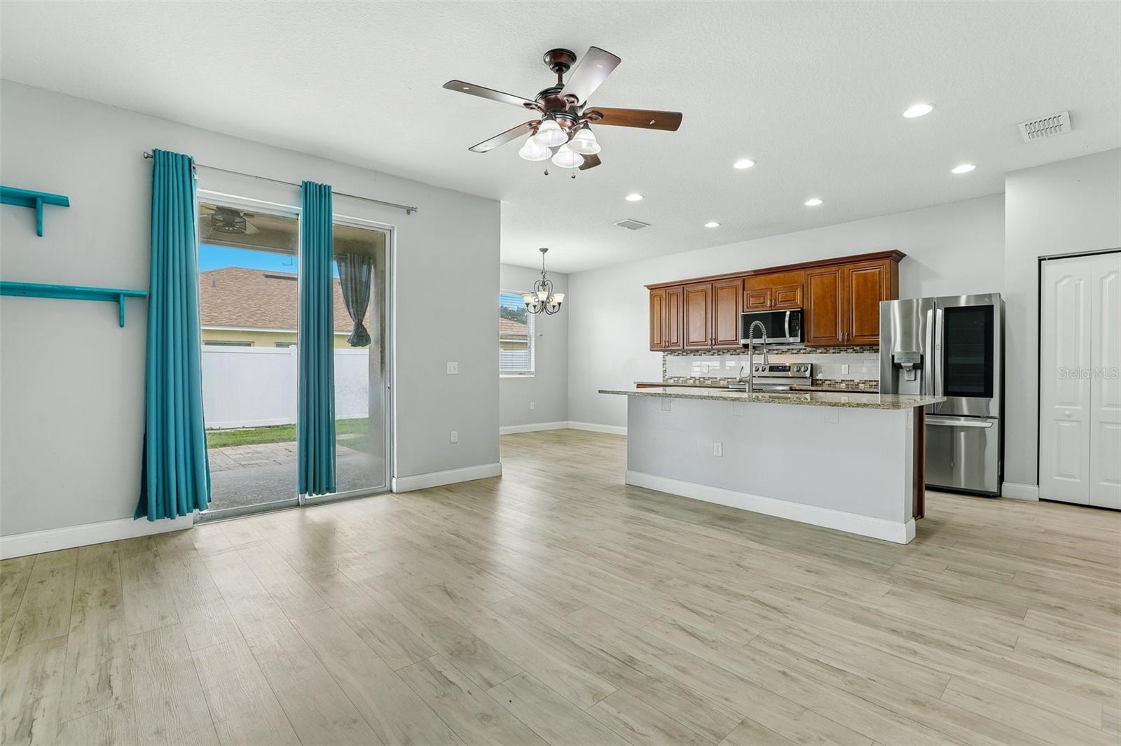 4362 Sun Center, Mulberry, FL 33860